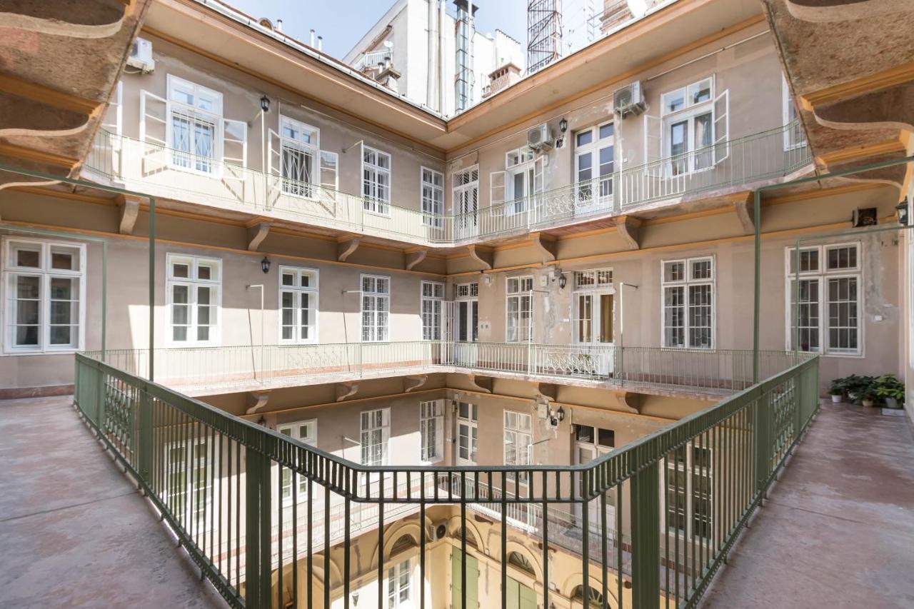 Leda's Next To The Danube And Fashion Street Appartement